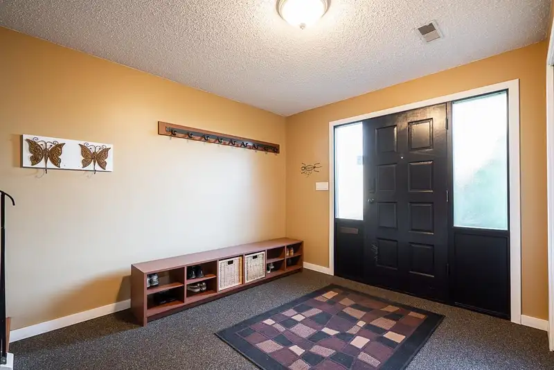 21674 MANOR AVENUE - photo 4 of 40