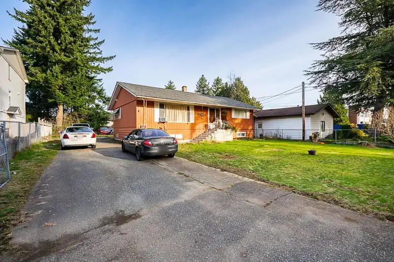 32059 TIMS AVENUE - photo 1 of 35