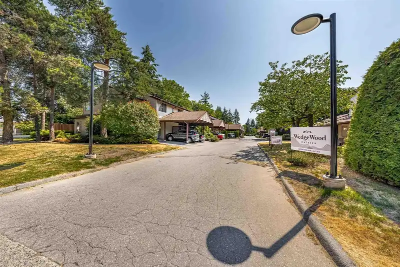 31 13990 74 AVENUE - photo 1 of 26
