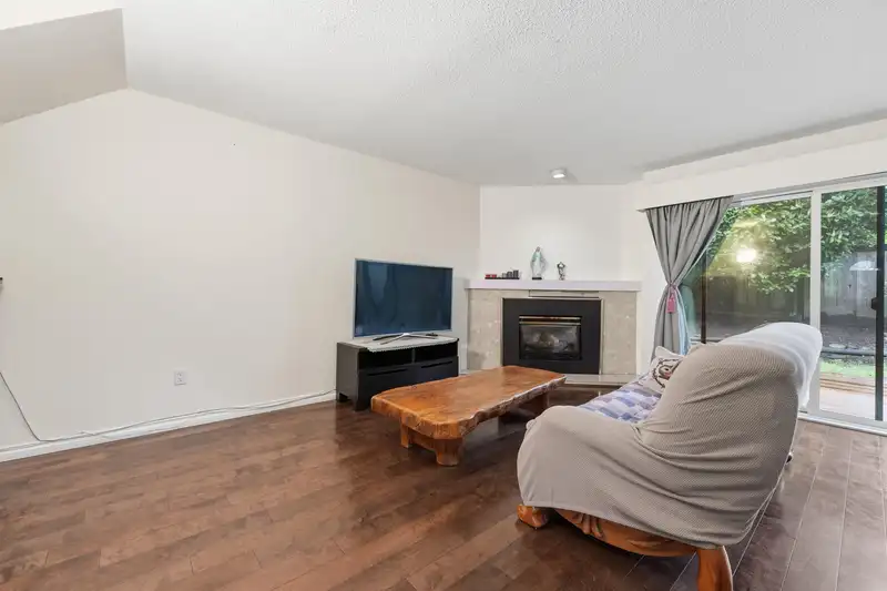 4290 BRIDGEWATER CRESCENT - photo 4 of 33