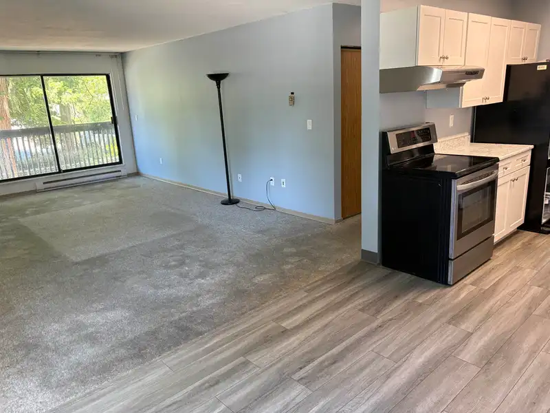 206 9682 134 STREET - photo 2 of 11