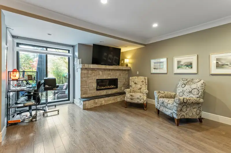 103 12757 16 AVENUE - photo 4 of 32