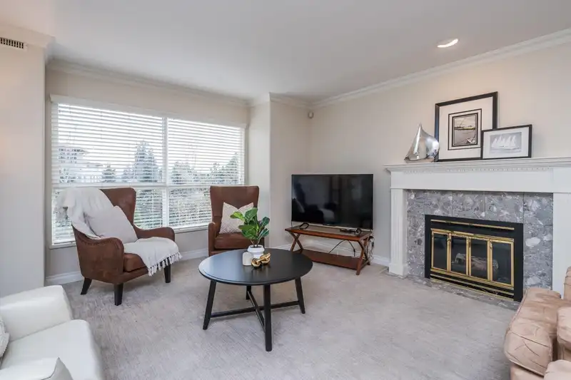 205 20381 96 AVENUE - photo 3 of 27