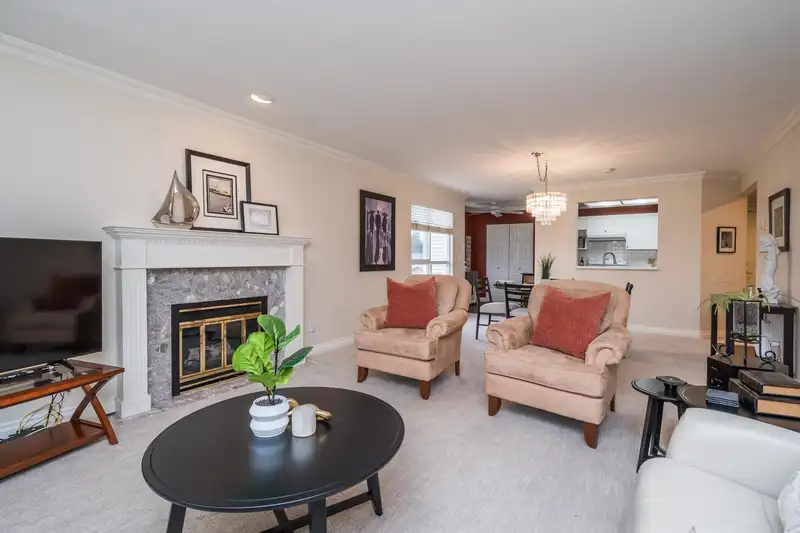 205 20381 96 AVENUE - photo 4 of 27