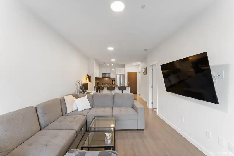 226 15137 33 AVENUE - photo 3 of 33