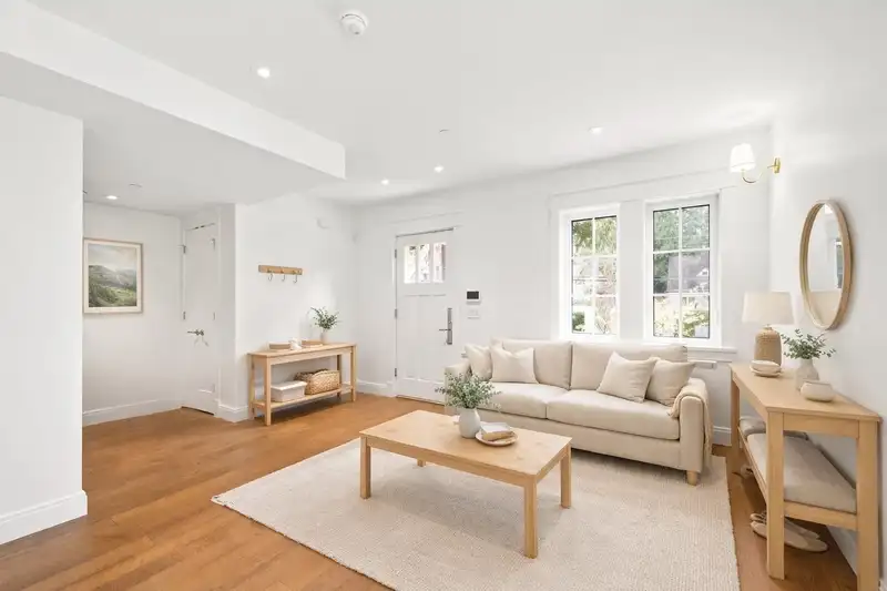 1 5819 HIGHBURY STREET - photo 2 of 3