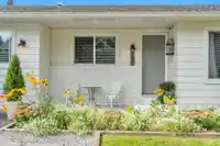 4521 207A STREET - thumbnail 2