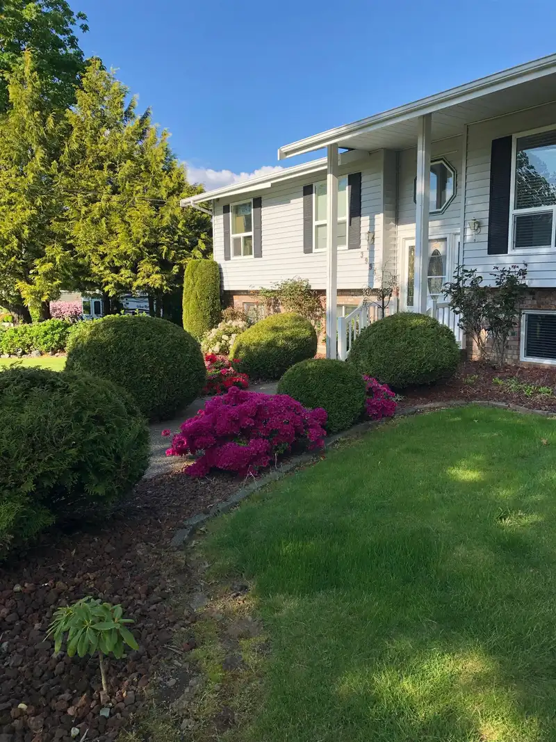 3996 ECKERT STREET - photo 4 of 40