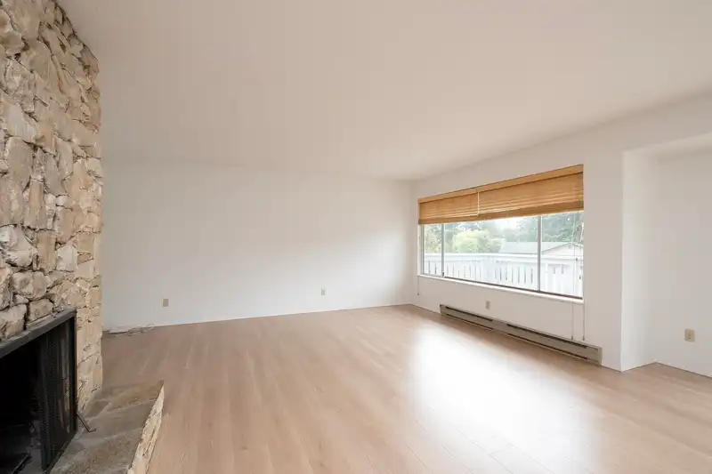 1214 CAROLE PLACE - photo 2 of 28