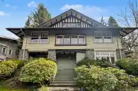 3924 PINE CRESCENT - thumbnail 1