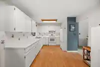 4442 47 STREET - thumbnail 5