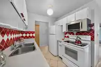 322 8700 ACKROYD ROAD - thumbnail 6