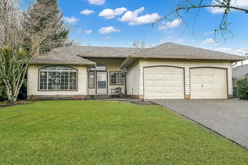 18589 62 AVENUE - photo 1 of 34