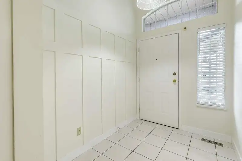 18589 62 AVENUE - photo 4 of 34
