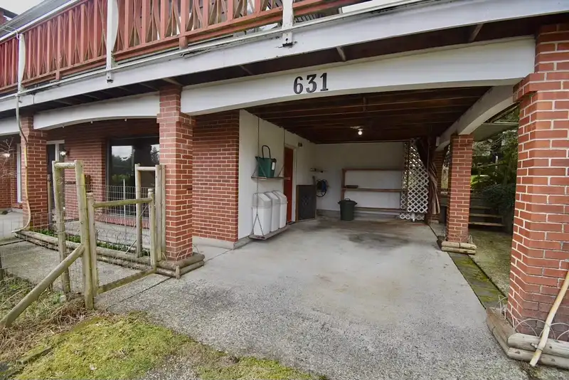 631 WYNGAERT ROAD - photo 2 of 34