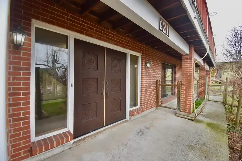 631 WYNGAERT ROAD - photo 3 of 34