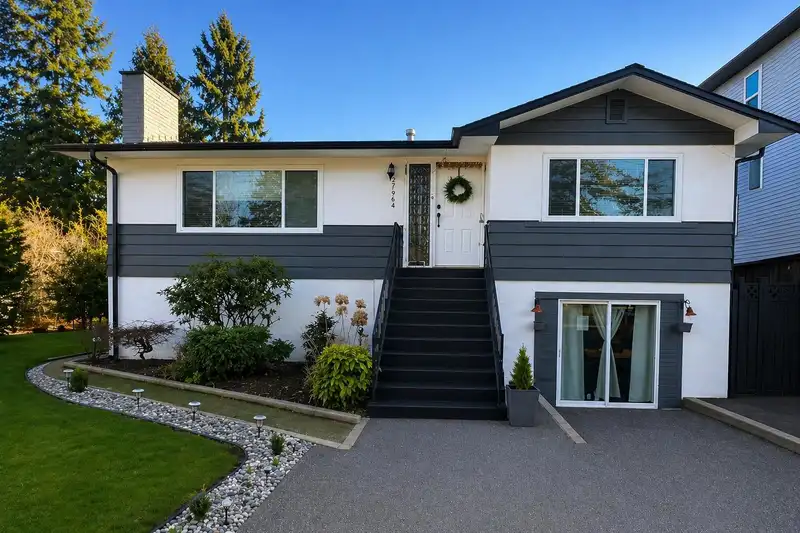 27964 LEDUNNE AVENUE - photo 1 of 11