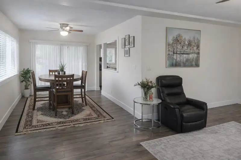 27964 LEDUNNE AVENUE - photo 4 of 11