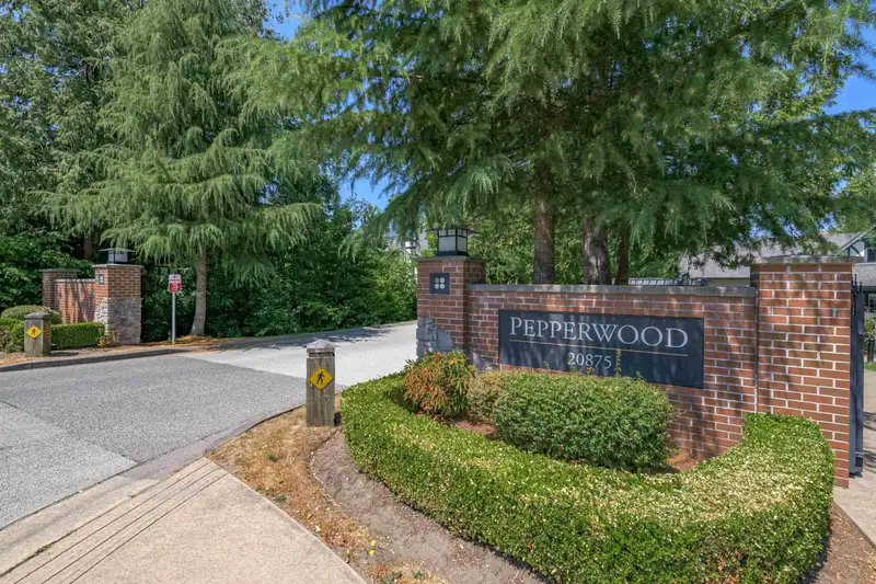 152 20875 80 AVENUE - photo 1 of 29