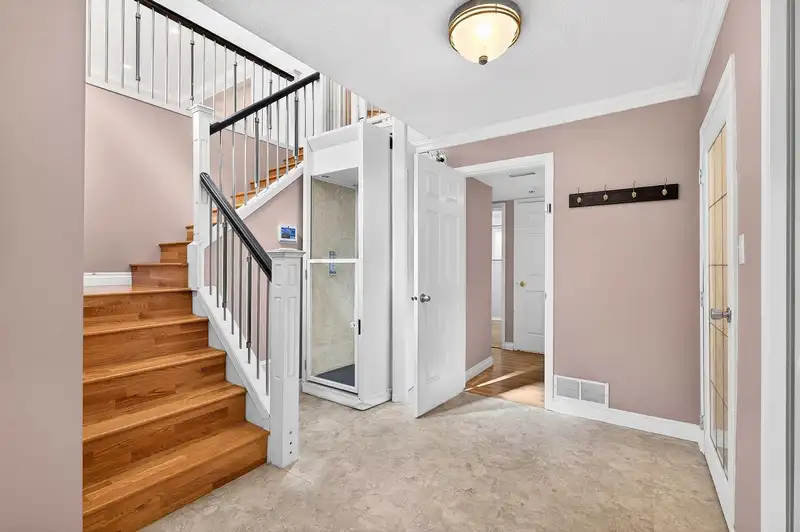 20357 42 AVENUE - photo 4 of 38