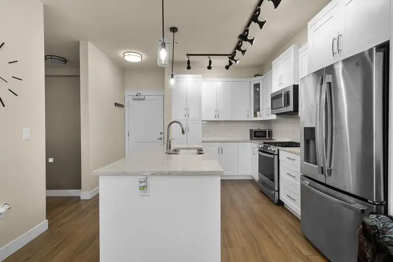 612 11077 RAVINE ROAD - photo 3 of 35