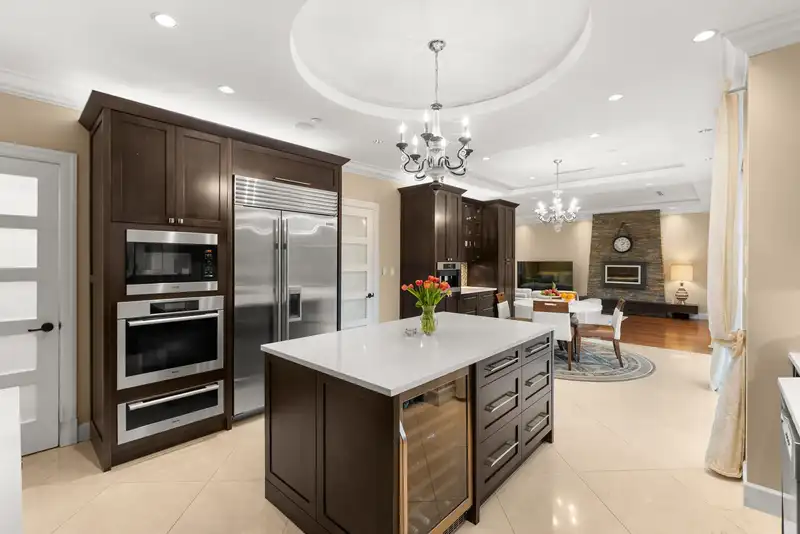 1041 W 58TH AVENUE - photo 4 of 40