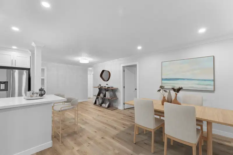 102 9152 SATURNA DRIVE - photo 4 of 35