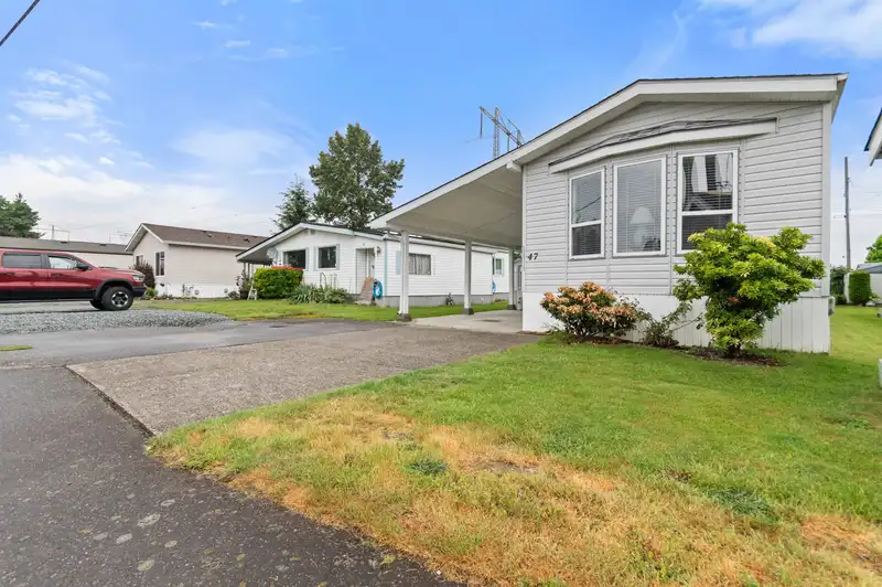 47 6338 VEDDER ROAD - photo 4 of 33
