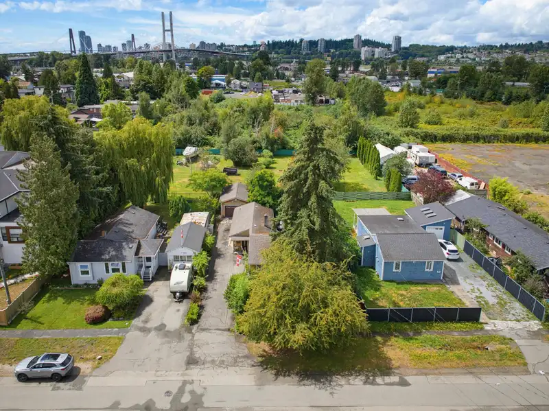 11447 125A STREET - photo 2 of 19