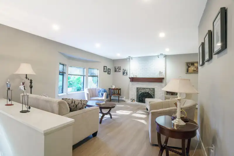 2475 NORCREST COURT - photo 4 of 40