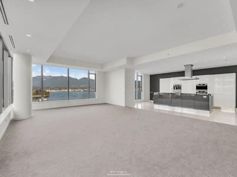 1301 277 THURLOW STREET - photo 3 of 28