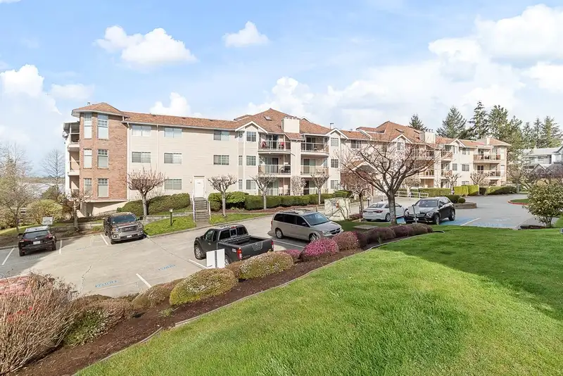 126 22611 116 AVENUE - photo 3 of 17