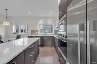 59 9680 ALEXANDRA ROAD - thumbnail 4