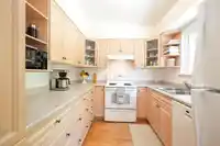 646 E WINDSOR ROAD - thumbnail 8