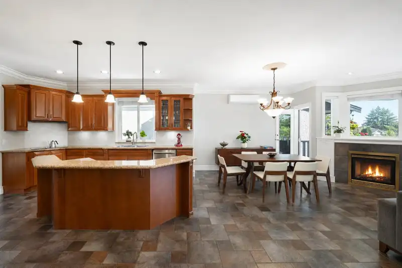 6071 CHARLES STREET - photo 4 of 31