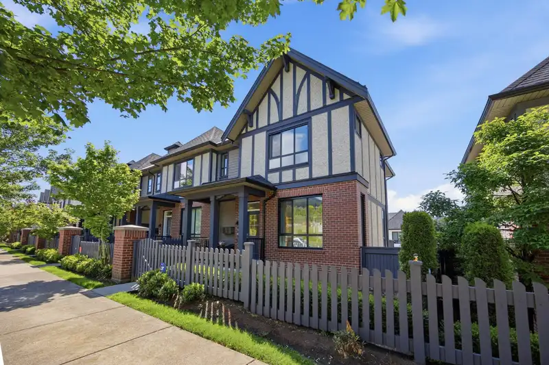14 3500 BURKE VILLAGE PROMENADE - photo 2 of 35