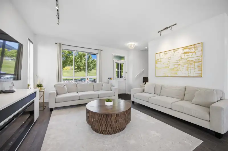 14 3500 BURKE VILLAGE PROMENADE - photo 4 of 35