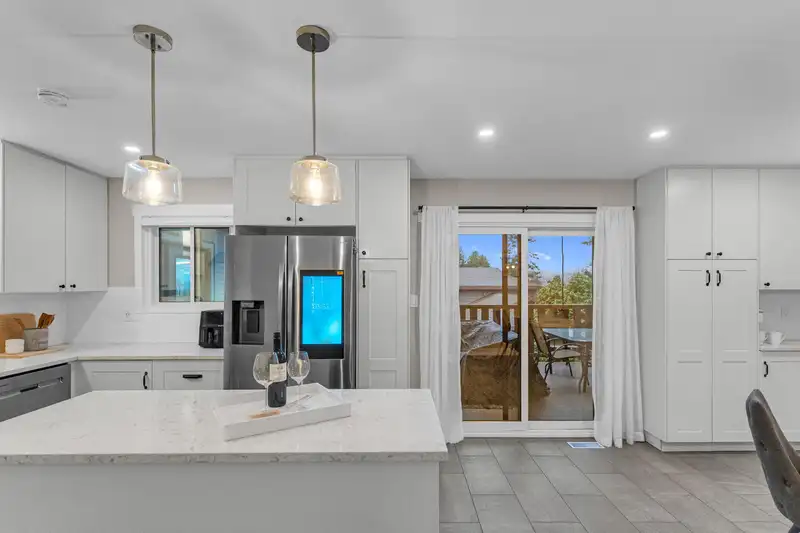11585 ROYAL CRESCENT - photo 3 of 34