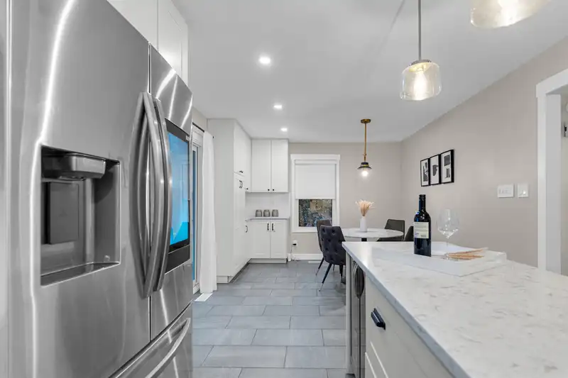 11585 ROYAL CRESCENT - photo 4 of 34