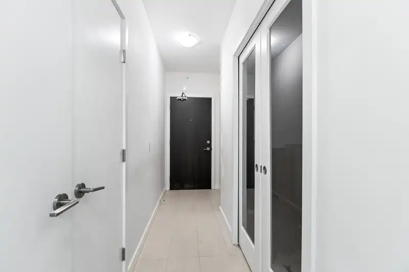 605 271 FRANCIS WAY - photo 4 of 34