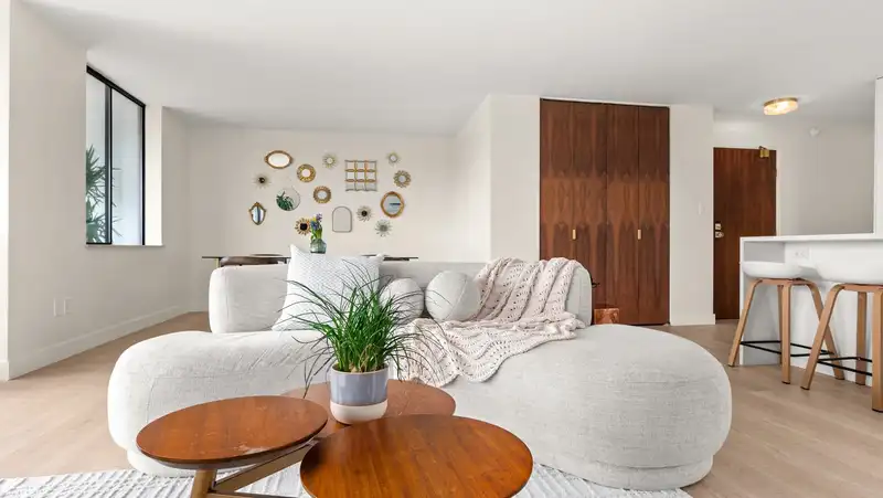 401 475 13TH STREET - photo 4 of 40