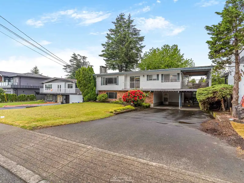 7735 112 STREET - photo 2 of 37