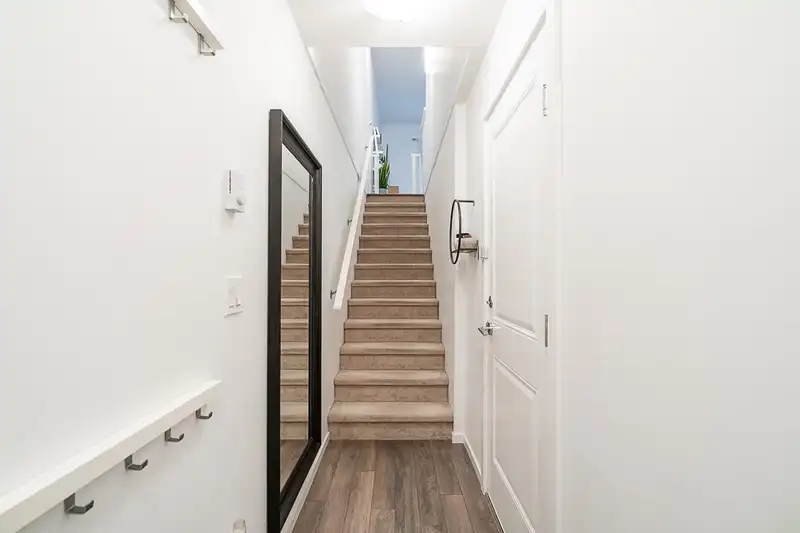 100 15340 GUILDFORD DRIVE - photo 4 of 36