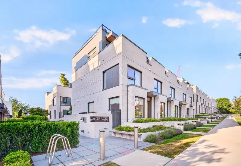 675 W 30TH AVENUE - photo 1 of 33