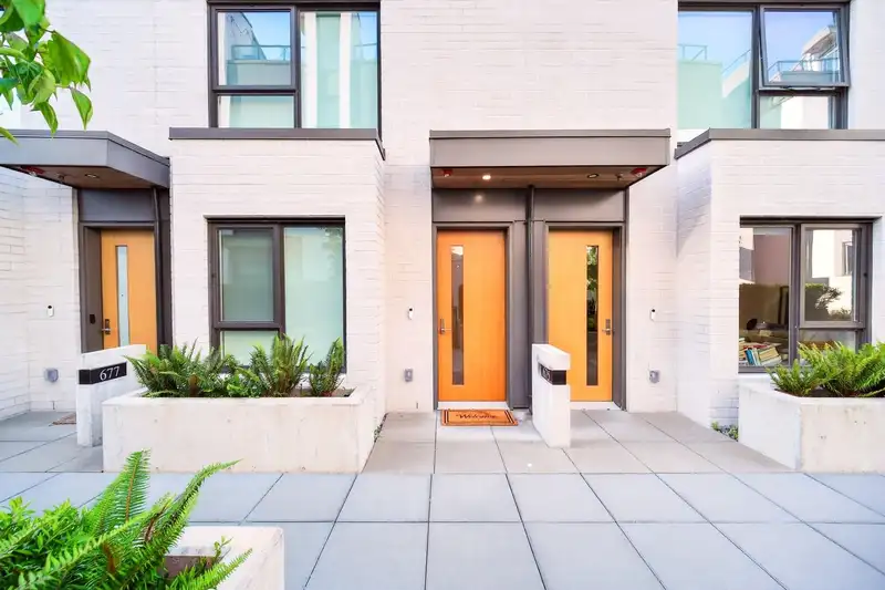 675 W 30TH AVENUE - photo 3 of 33