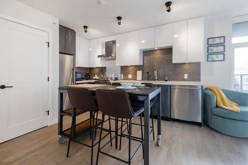 521 311 E 6 AVENUE - photo 1 of 39