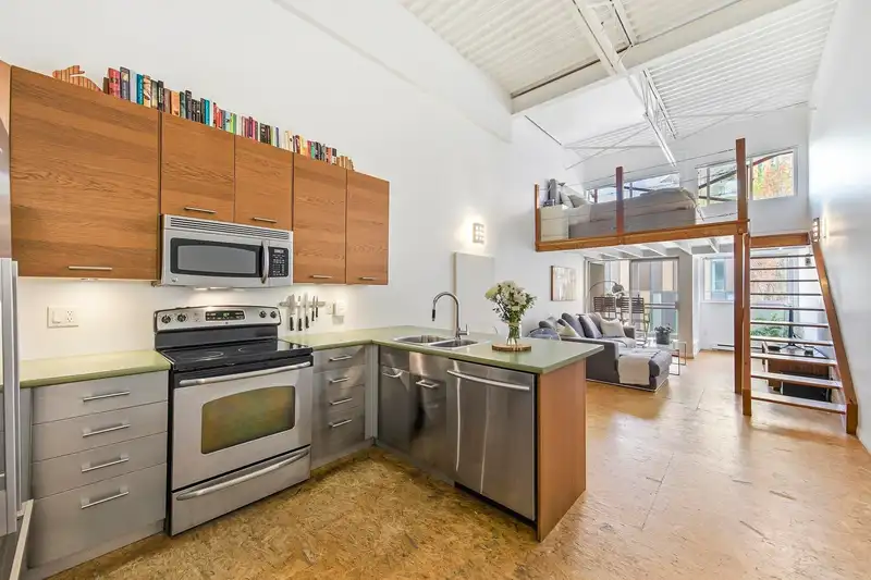 C6 238 E 10TH AVENUE - photo 2 of 36