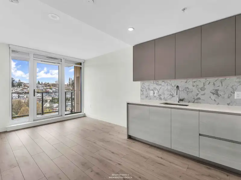 1302 8181 CHESTER STREET - photo 3 of 30
