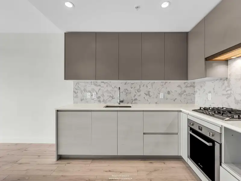 1302 8181 CHESTER STREET - photo 4 of 30