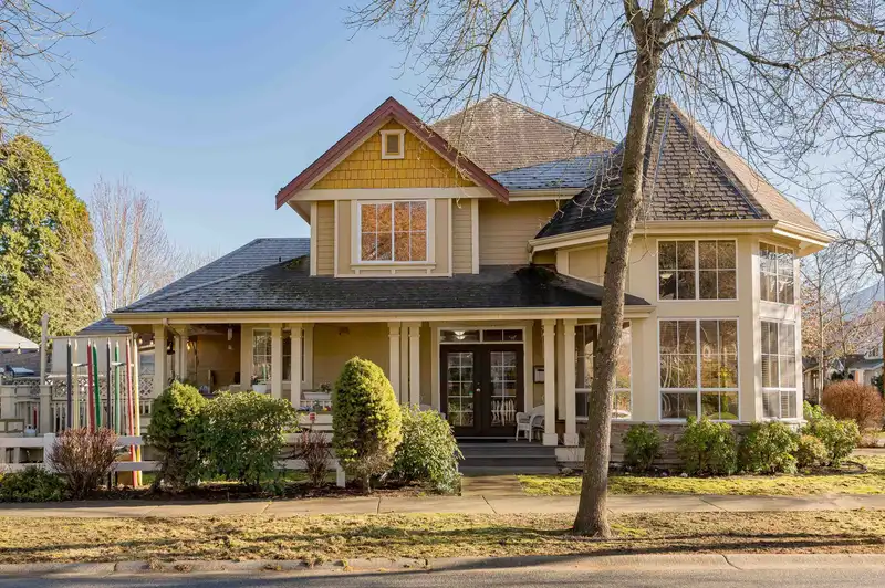 5877 GARRISON BOULEVARD - photo 3 of 26